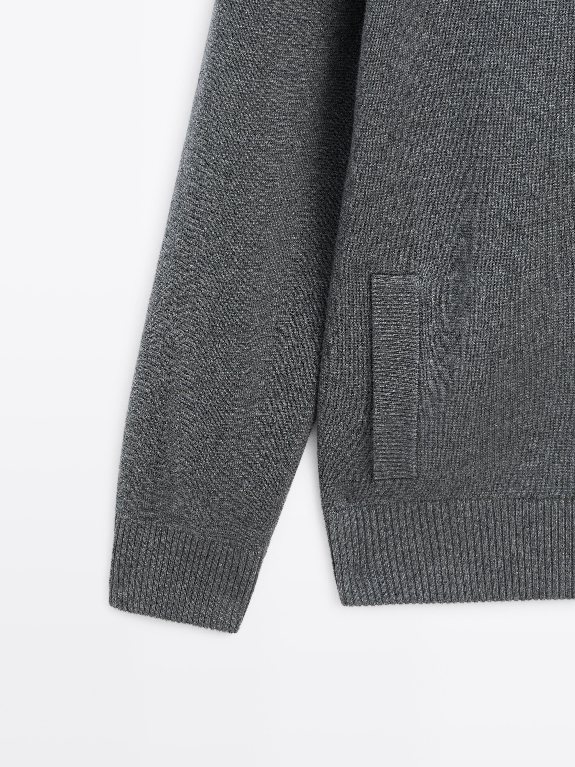 Cotton knit cardigan with buttons